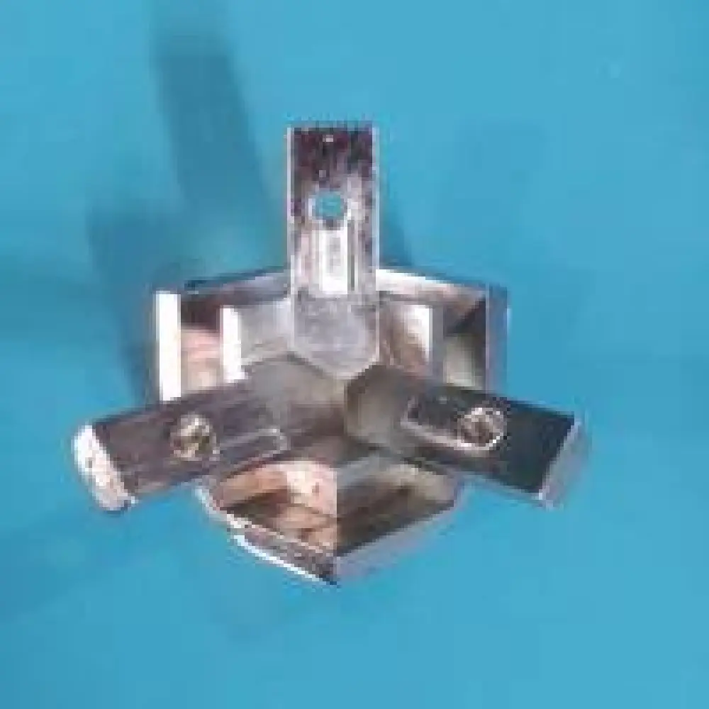 Embout vitrine NA, Connecteur de support d’angle