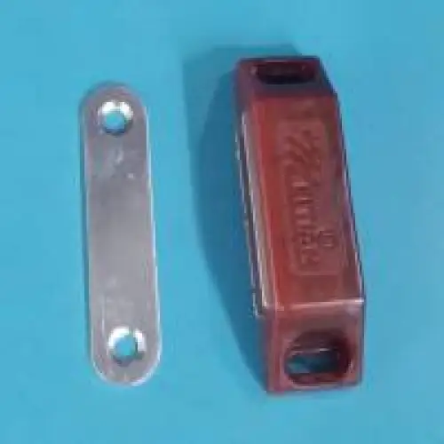 Pate glass, loquet aimanté