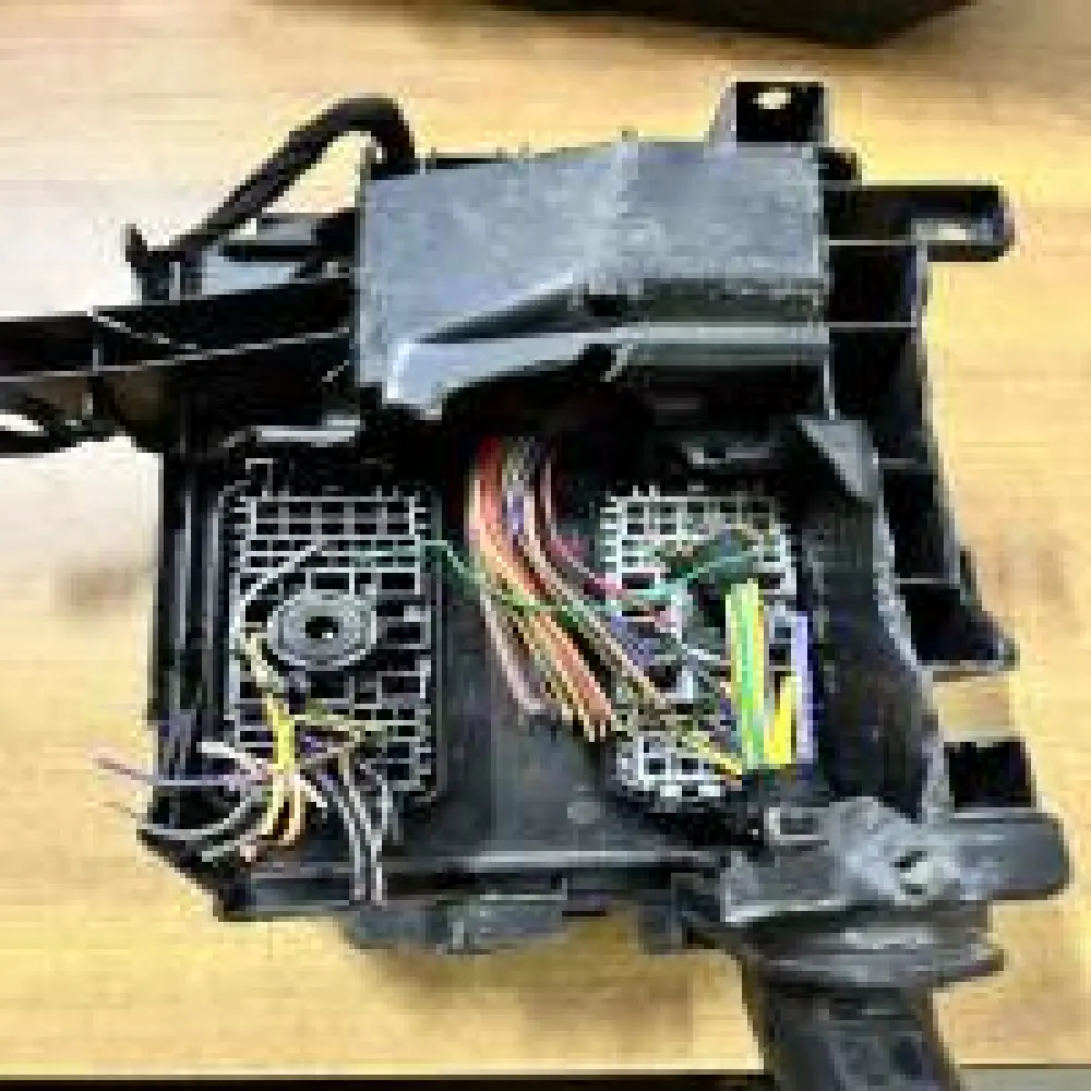 Module de commande de carrosserie BCM Chrysler 200 AVENGER 2011-2014 P04692346AE