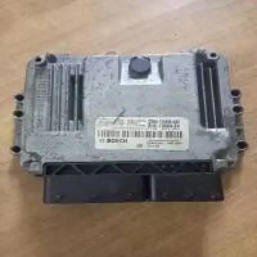 Ford Focus 2012 2013 calculateur moteur Ford Focus Bosch 0 261 S07 636 / 0261S07636 & TYK8 & P/N: EM5A-12A650-ASC & H/W: BV61-12B684-BA Computer Brain Engine Control ECU ECM EBX Modul