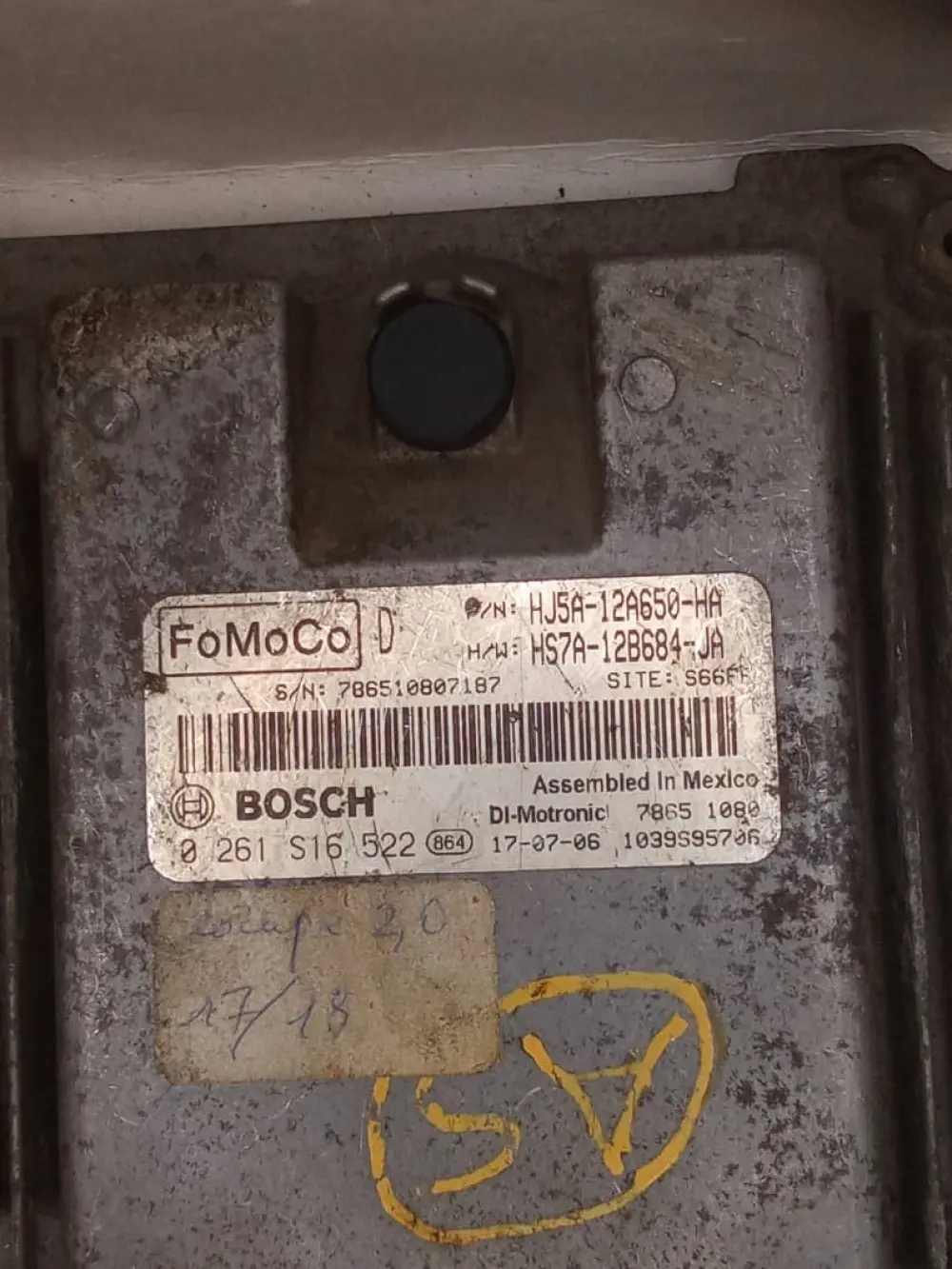 Ford Escape 2017-2018 Calculateur moteur Ford Escape 2017-2018 ENGINE BOX CONTROL MODULE OEM P/N: HJ5A-12A650-HA H/W: HS7A-12B684-JA BOSCH: 0 261 S16 522 (0261S16522)