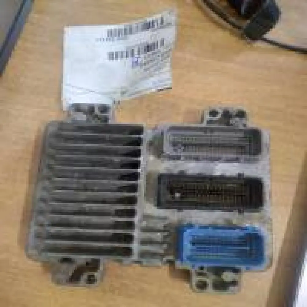 Buick La Crosse 2005 3.8L Calculateur moteur Buick La Crosse 2005 3.8L Delphi Electronics & Safety 12598322 YNBH 12591278