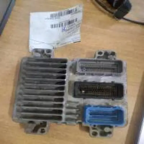 Buick La Crosse 2005 3.8L Calculateur moteur Buick La Crosse 2005 3.8L Delphi Electronics & Safety 12598322 YNBH 12591278