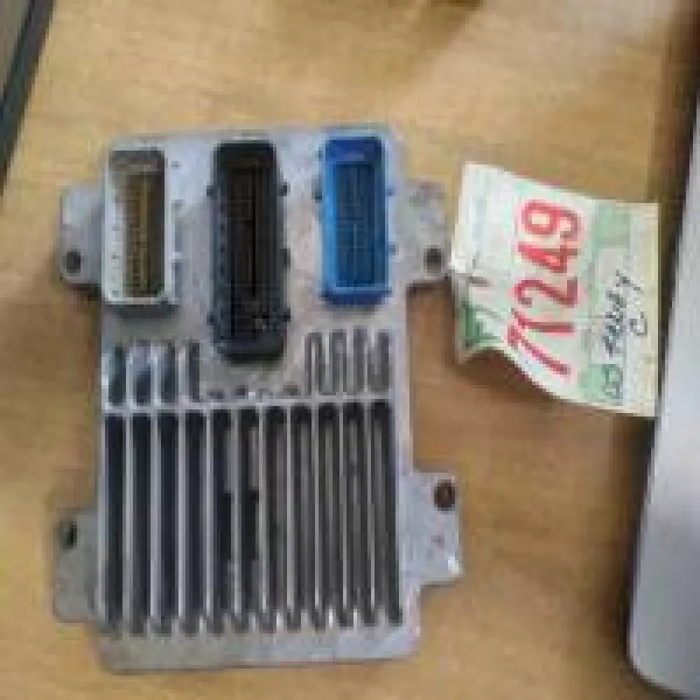 Calculateur moteur Delphi Automotive Systems 12600149 YLRN 12591279