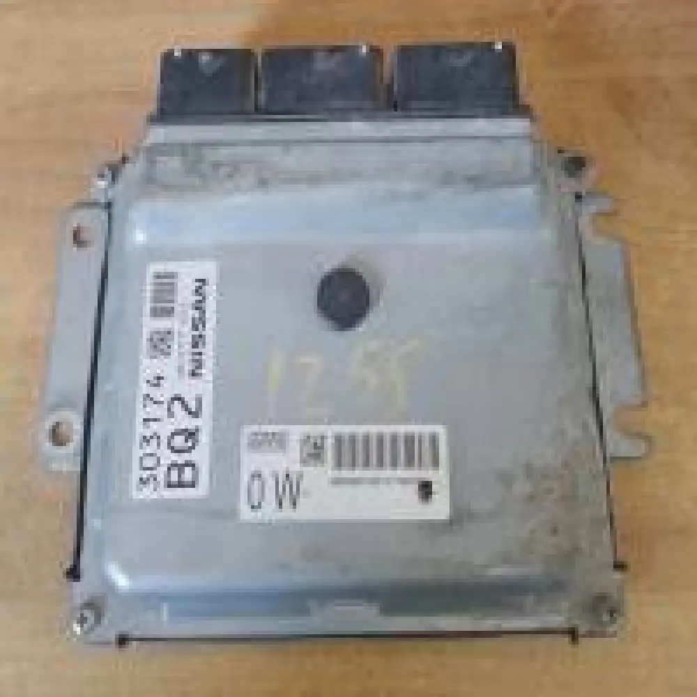 Nissan Sentra 2013-2015 2.5L Calculateur moteur Nissan Sentra 2.5L; NEC017-055; 303174; BEM400-300 A1 5916 (BQ2) (OW)