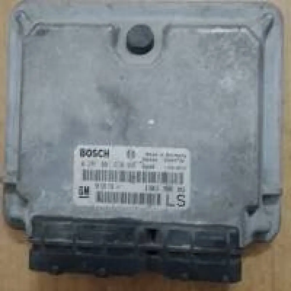 OPEL Calculateur moteur OPEL; BOSCH; 0 281 001 670/ GM 98 589 736/ B 98013  96608  0016/  28SA3739 (LS)