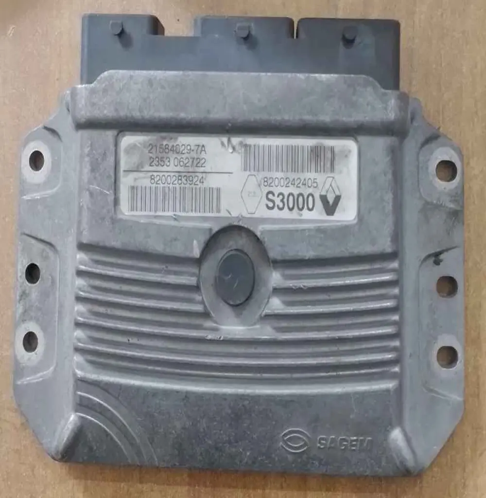 RENAULT MEGANE Calculateur moteur RENAULT MEGANE; 21584029-7A/ 8200283924/ 8200242405/ S3000