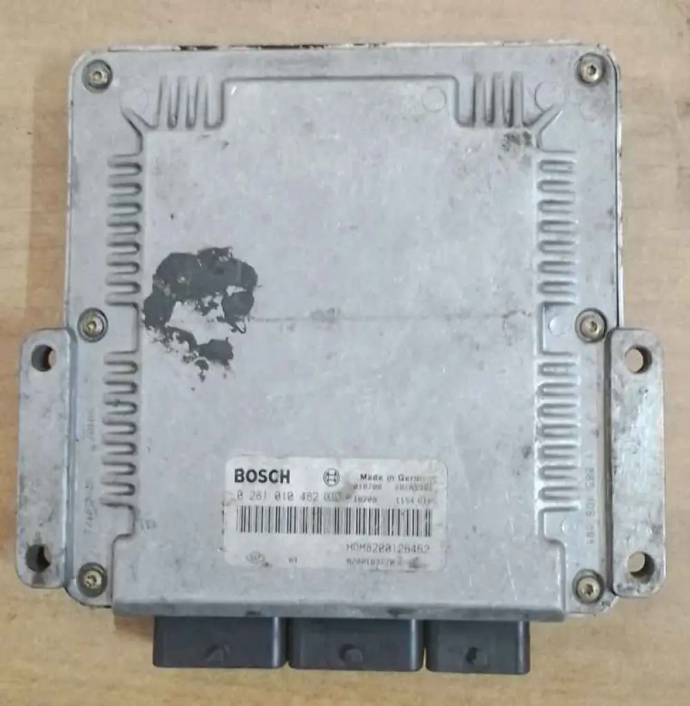 RENAULT LAGUNA Calculateur moteur RENAULT LAGUNA; 0 281 010 482 / /Référence 1 : HOM82000126462  Référence 2: 8200183770