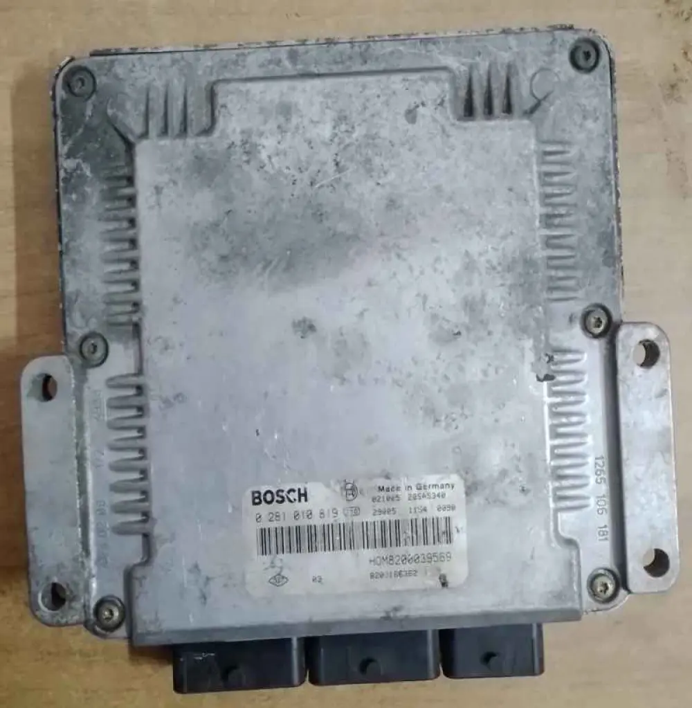 RENAULT MEGANE Calculateur moteur RENAULT MEGANE ; 0 281 010 819 / /Référence 1 : HOM8200039569  Référence 2: 8200166362