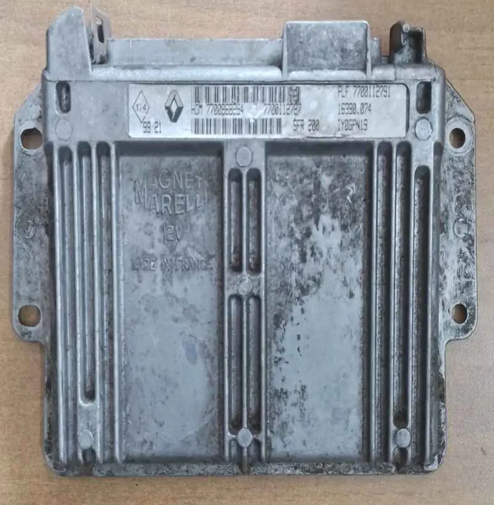 RENAULT CLIO 2 Calculateur moteur RENAULT CLIO 2; 7700868294 / Référence: 7700112791  Autre référence: 7700112787