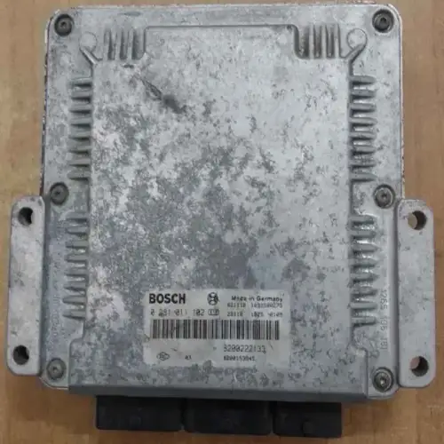 RENAULT LAGUNA Calculateur moteur RENAULT LAGUNA; 0 281 011 102 / Référence: 8200222133  Autre référence: 8200153945