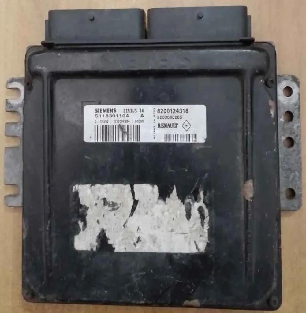 RENAULT MEGANE Calculateur moteur RENAULT MEGANE; S118301104 A / Référence: 8200124318