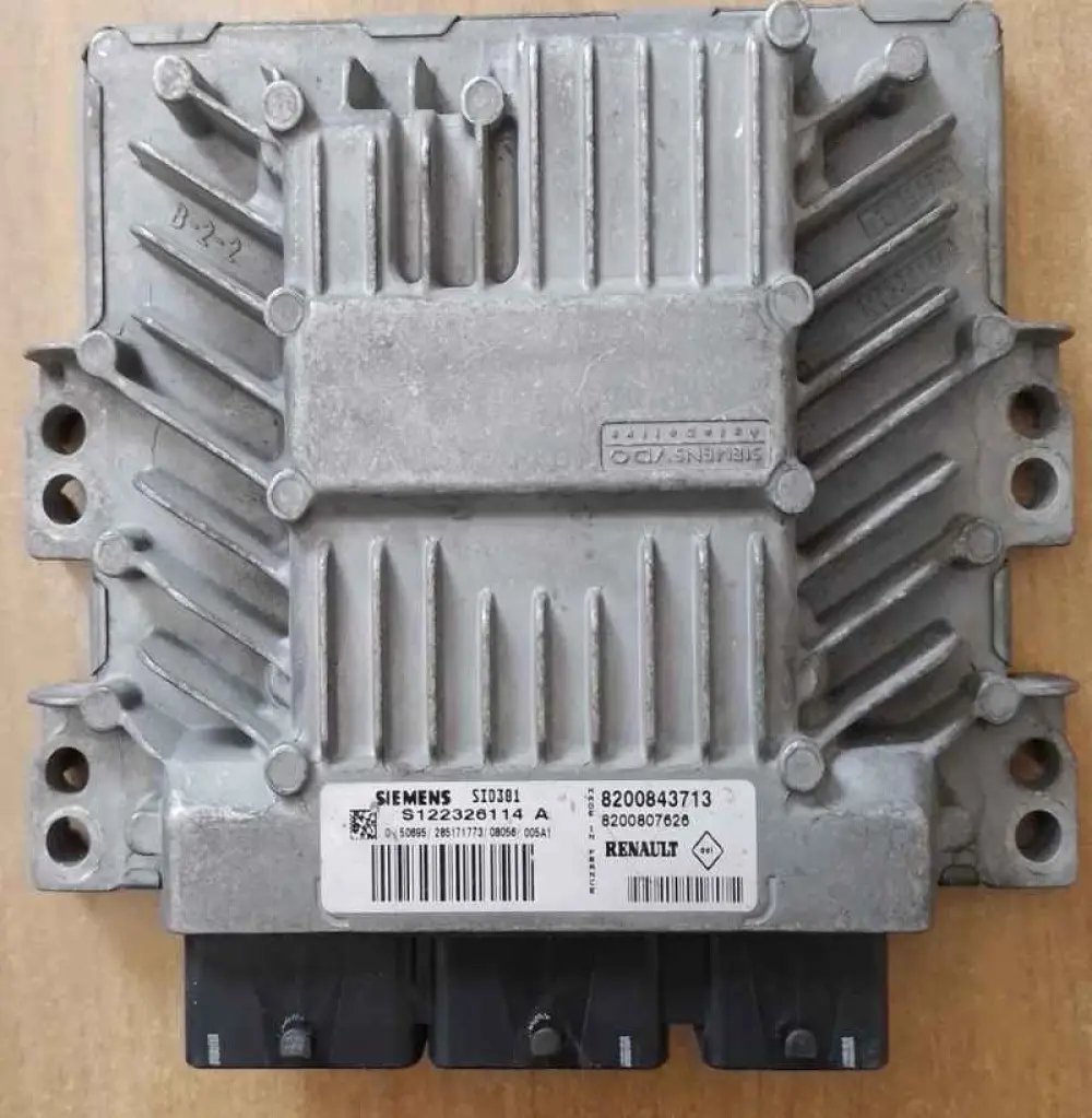 Calculateur moteur RENAULT MEGANE; S122326114 A ; 8200843713; 8200807626;1,5DCI