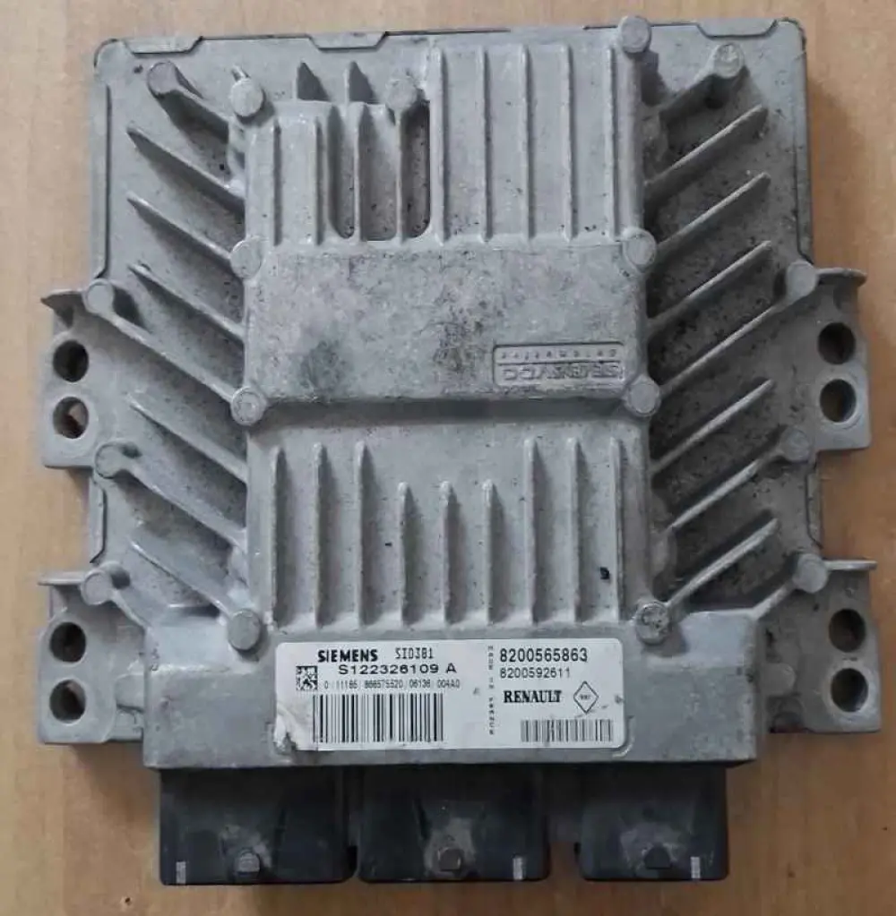 RENAULT MEGANE SCENIC 2 1.5L Calculateur moteur RENAULT MEGANE SCENIC 2; 1.5L; S122326109 A; 8200565863; 8200592611