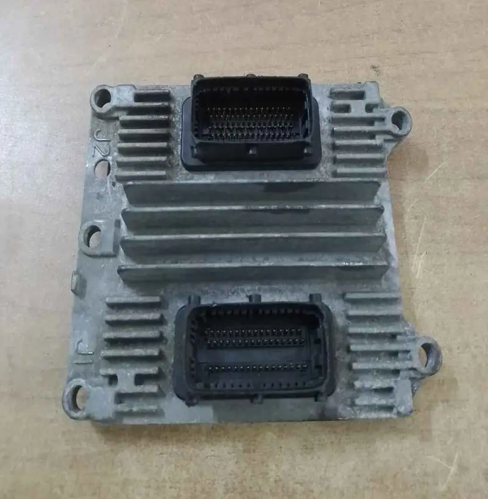 Saturn Vue 2004-2005 2.2L Module de commande de moteur Saturn Vue; 2004-2005; 2.2L; 24229636; 24222768; BKYFZSK232521QUU (YFZS)