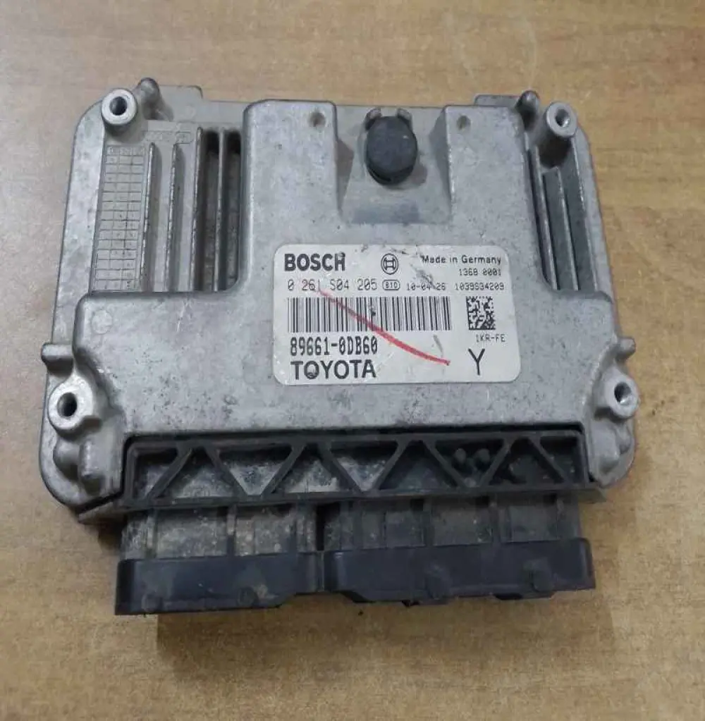 TOYOTA YARIS 2010, 1.OL Calculateur moteur TOYOTA YARIS 2010, 1.OL 89661-0DB60 896610DB60 0261S04205 0 261 S04 205 Y BOSCH