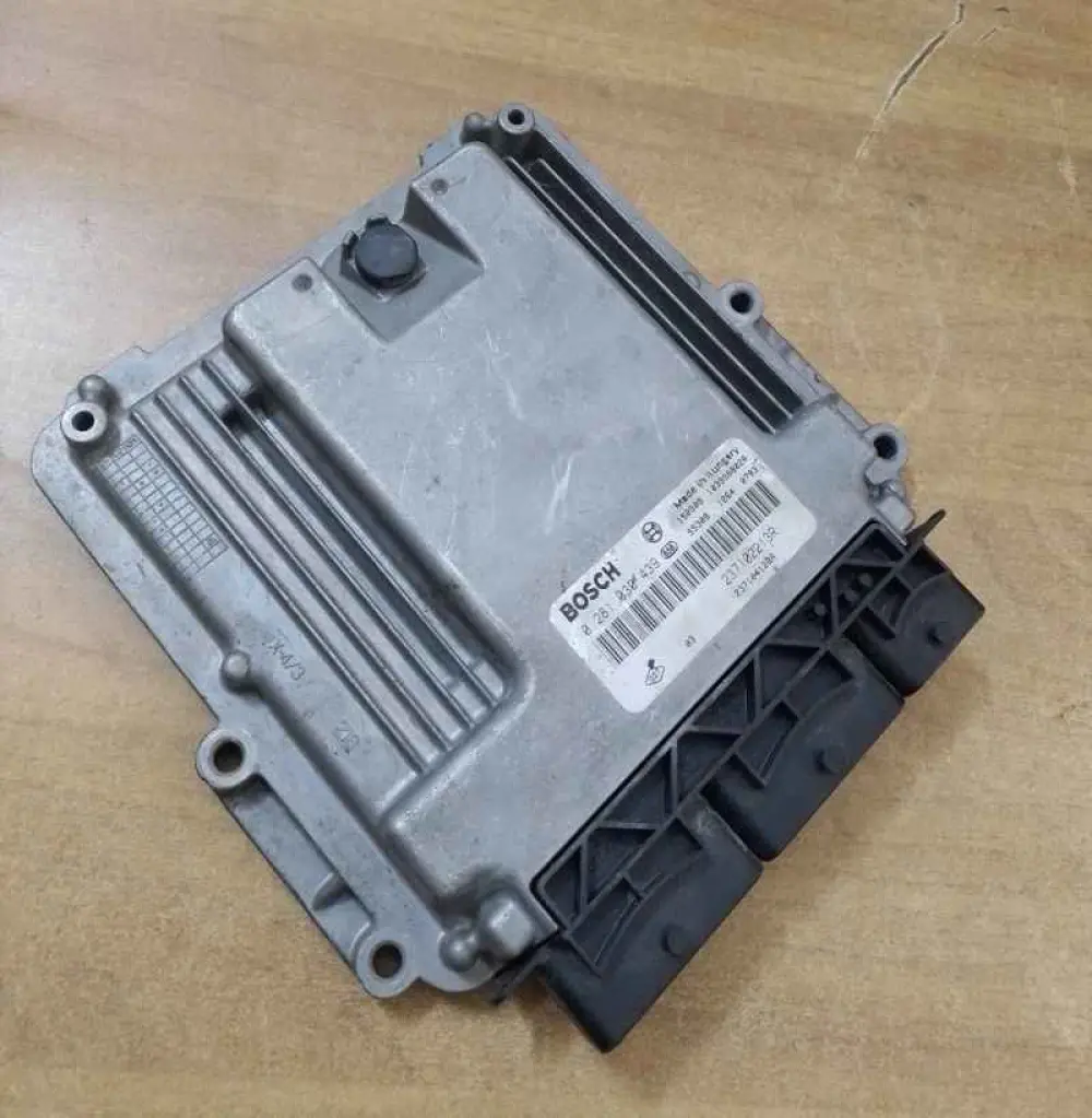RENAULT CLIO 4 , 1.5DCI Calculateur moteur RENAULT CLIO 4 , 1.5DCI BOSCH 237102213R