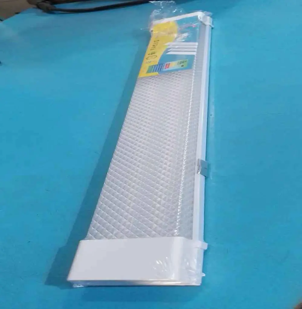 Reglette Led, Lampe à tube de latte led, Plafonnier led T322/ 54 CMG