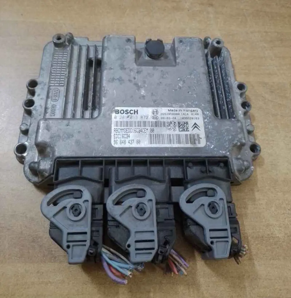 CITROEN PEUGEOT 207 1.6L 2004-2007 CALCULATEUR MOTEUR CITROEN PEUGEOT 207 1.6L 028101387 RBCMMDEDC16C34CEM EDC16C34  / 9664843780 /658 BOSCH