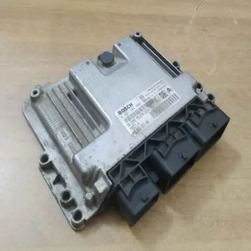 PEUGEOT 207- 308 1.4L 2008 CALCULATEUR MOTEUR 2008 PEUGEOT 207- 308 1.4L 0261S04009 1039S25679 RBCMMEMEV174CEM0 MEV17.4 9663193780 9665291180 BOSCH