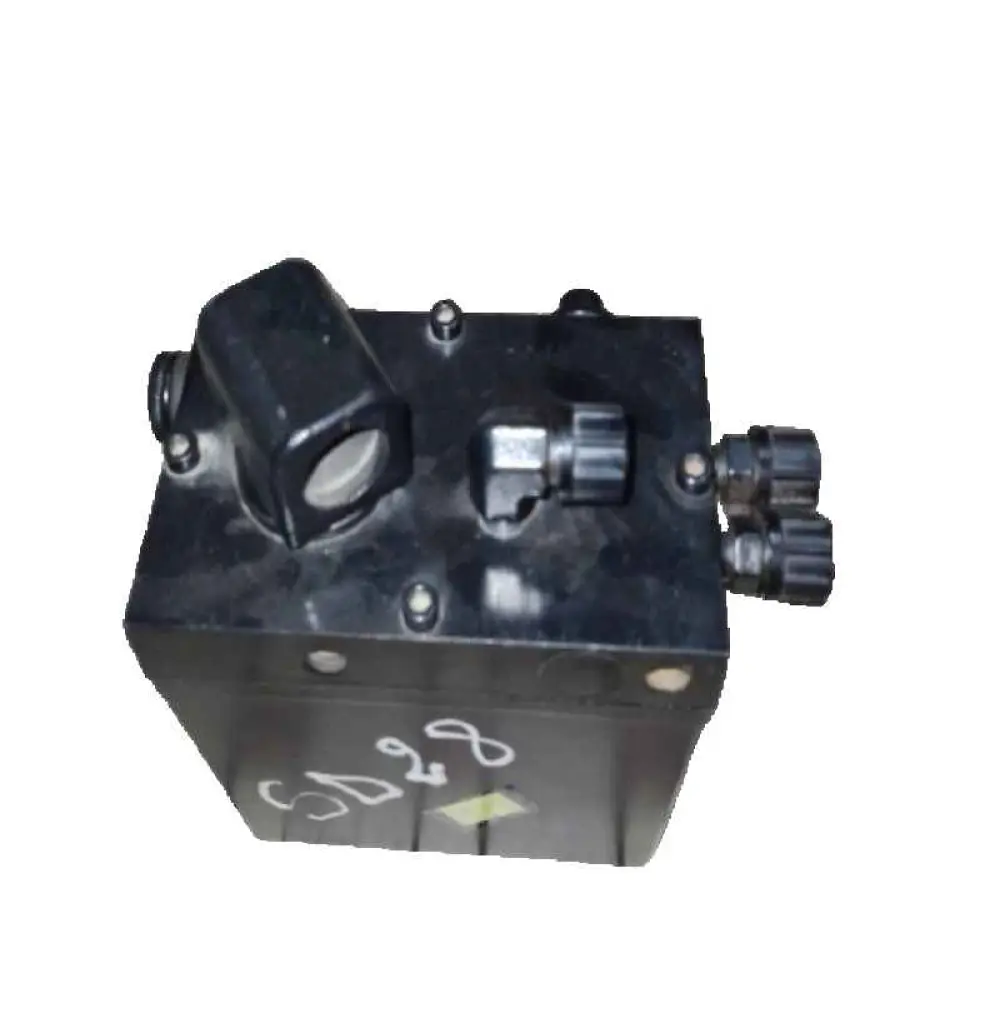 (APD) Cric Pompe hydraulique de suspension de la cabine KTL NO: SPRN16438
