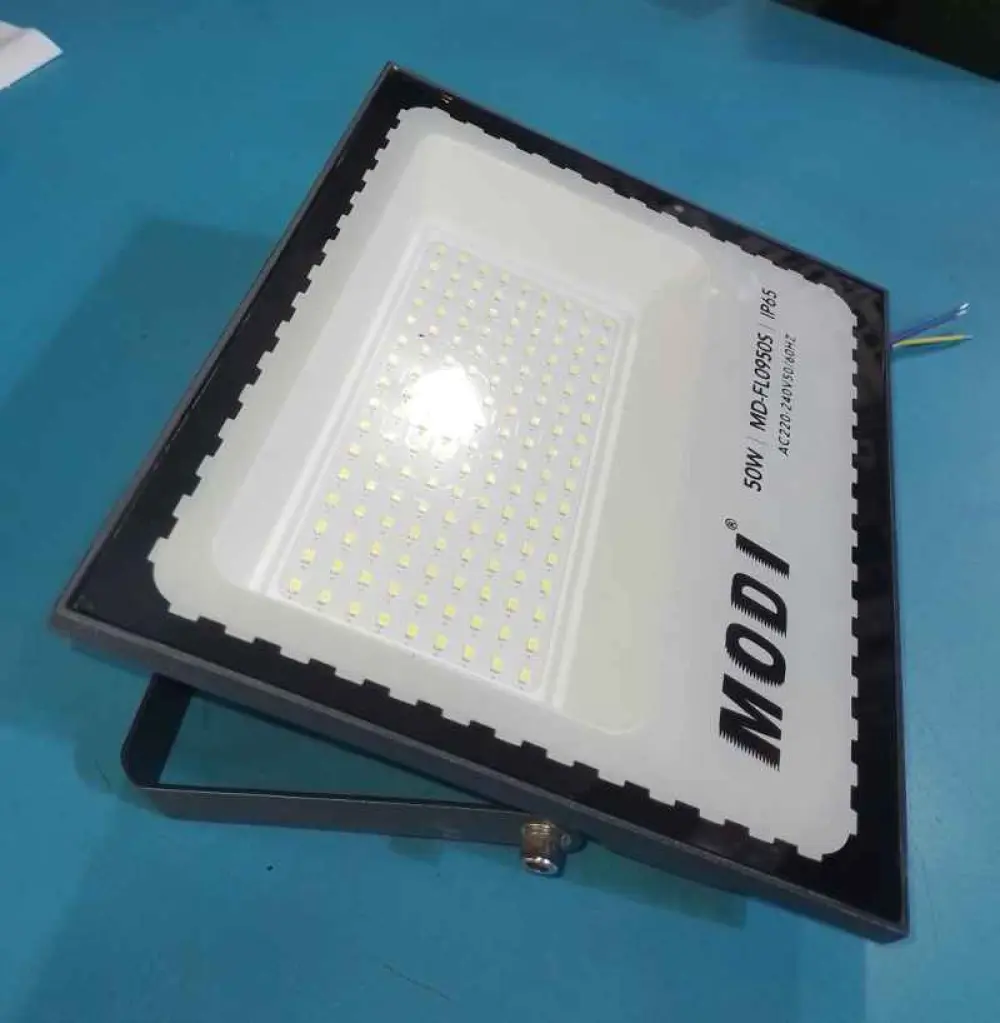 Projecteur LED Etanche 50W/ 4000Lm/ MD-FL 0950S Lumières extérieures menées, Réflecteur extérieur pour jardin, garage extérieur