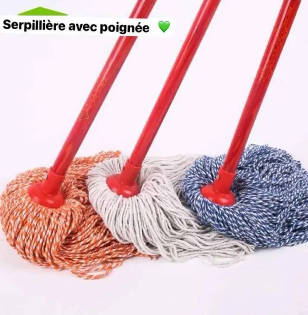 Balai serpillère torsadée en microfibre avec manche en bois x 1pièce