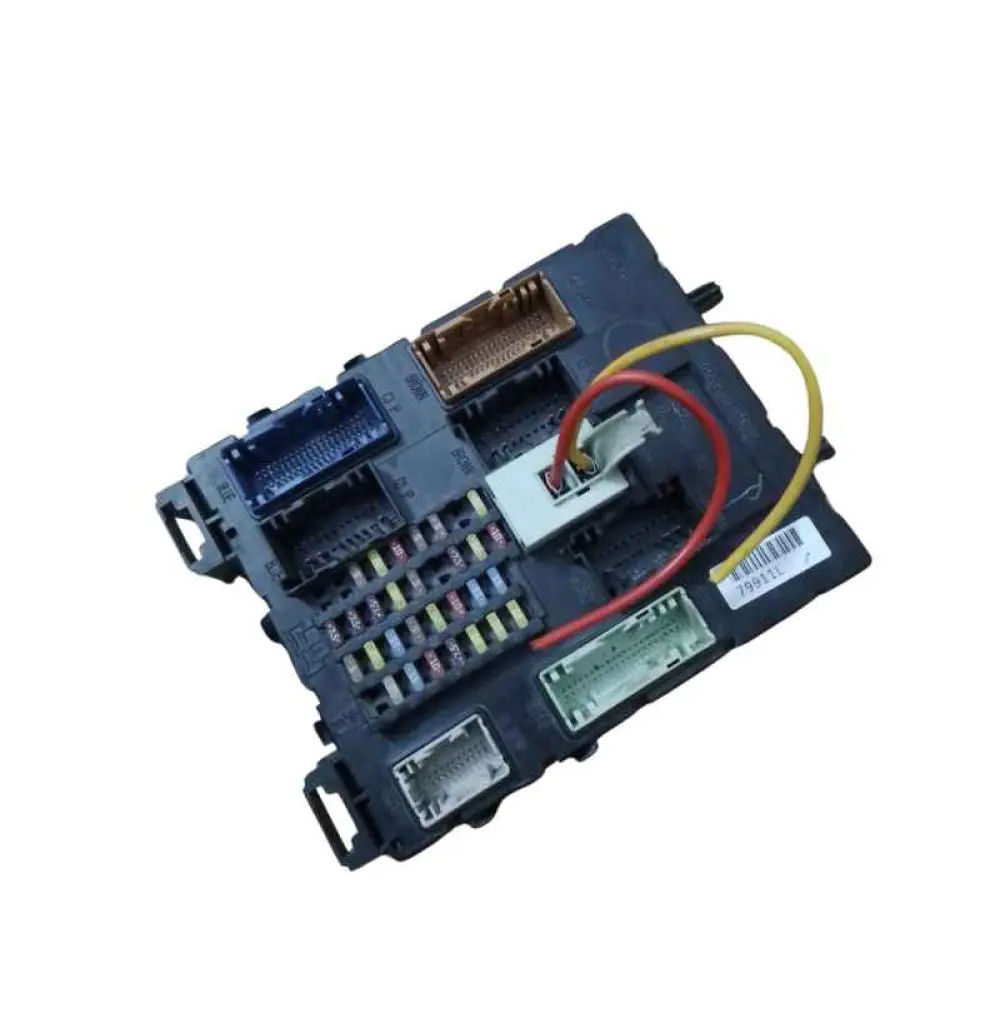Boîte à fusibles pour Ford Escape F1FT-14A073-SC/ 580E13F02 FOMOCO