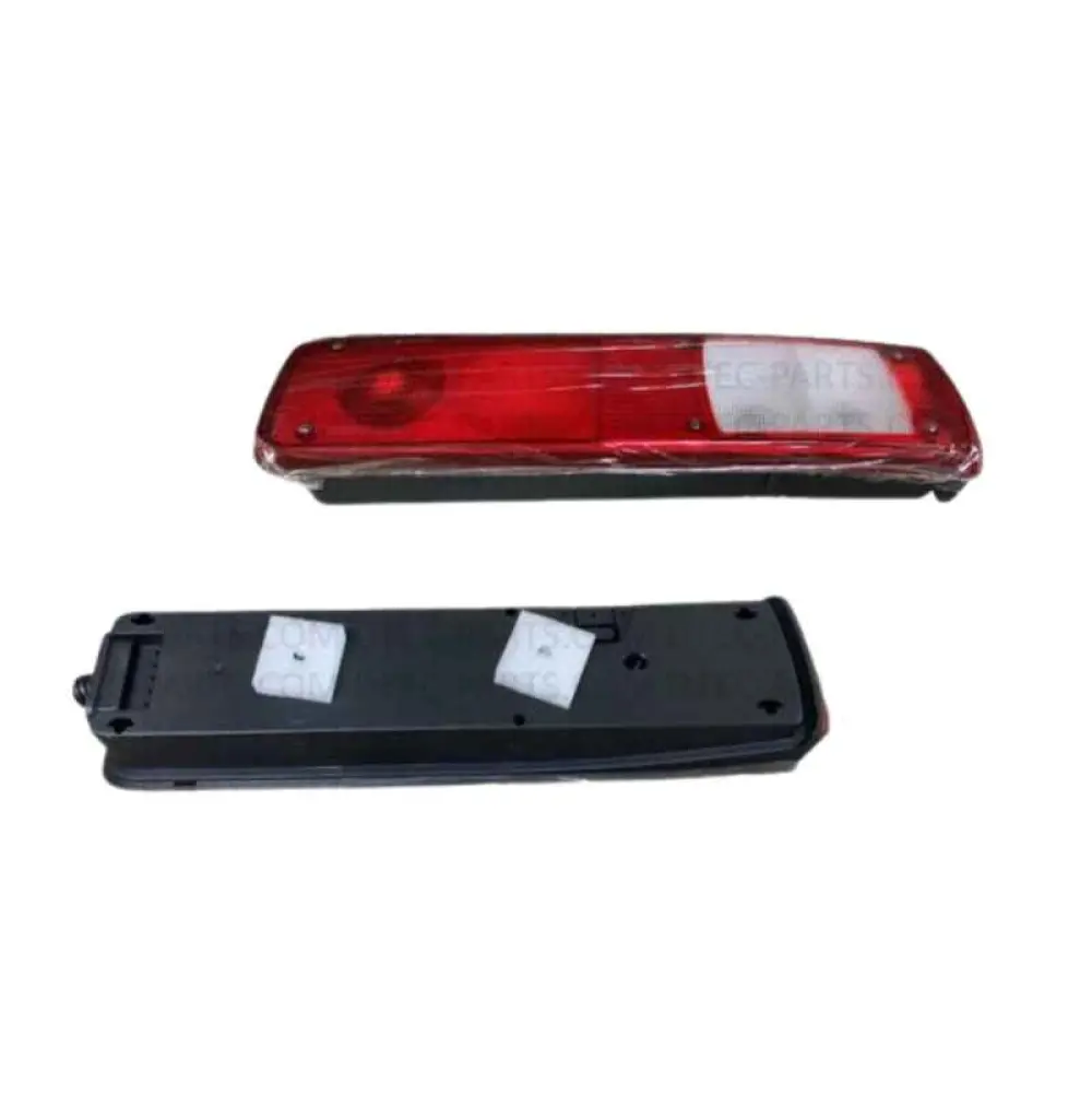 FEU ARRIÈRE RENAULT DX -CÔTÉ DROIT 7420802350 dft APD