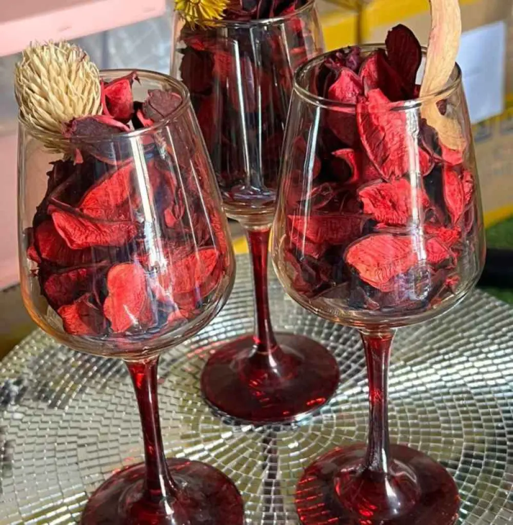 Verres Élégants : Décoration et Ambiance au Naturel