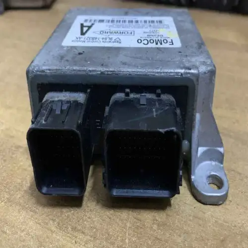 Calculateur moteur FORD ESCAPE 2009 ECM ECU MODULE PCM 9L84-14B321-AK