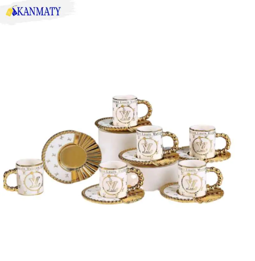 Ensemble tasses a cafe et sous tasses