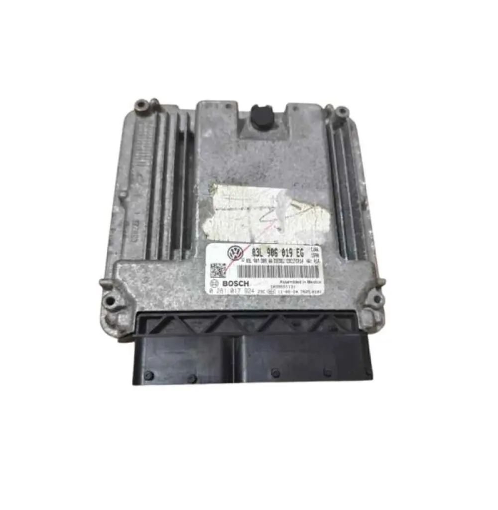 Volkswagen Jetta 2011-2014 2.0 TDI BOSCH 0 281 017 924 / 0281017924 / 03L 906 019 EG / 03L906019EG (864) BOSCH CALCULATEUR MOTEUR 