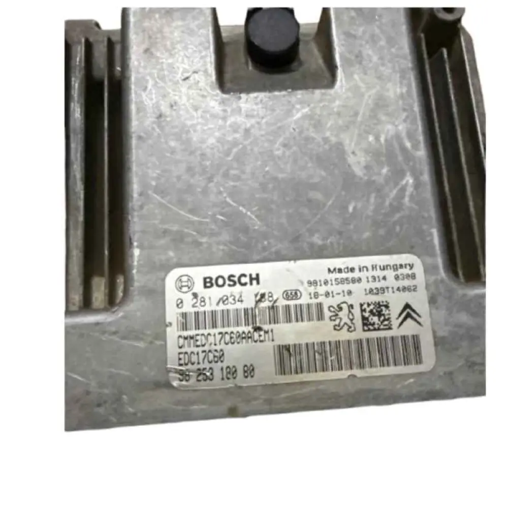 PEUGEOT 3008 2014 - 2016 1.6 EDC17C60 0 281 034 188, 9825318080 BOSCH, Calculateur moteur 