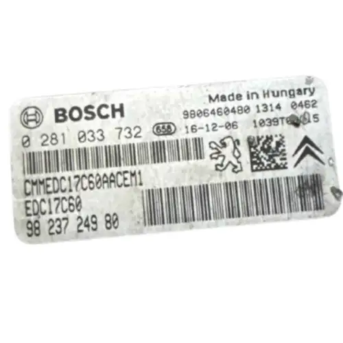 PEUGEOT 3008 1.6L 2017 / 0 281 033 732 / 9823724980 EDC17C60 BOSCH, Calculateur moteur 