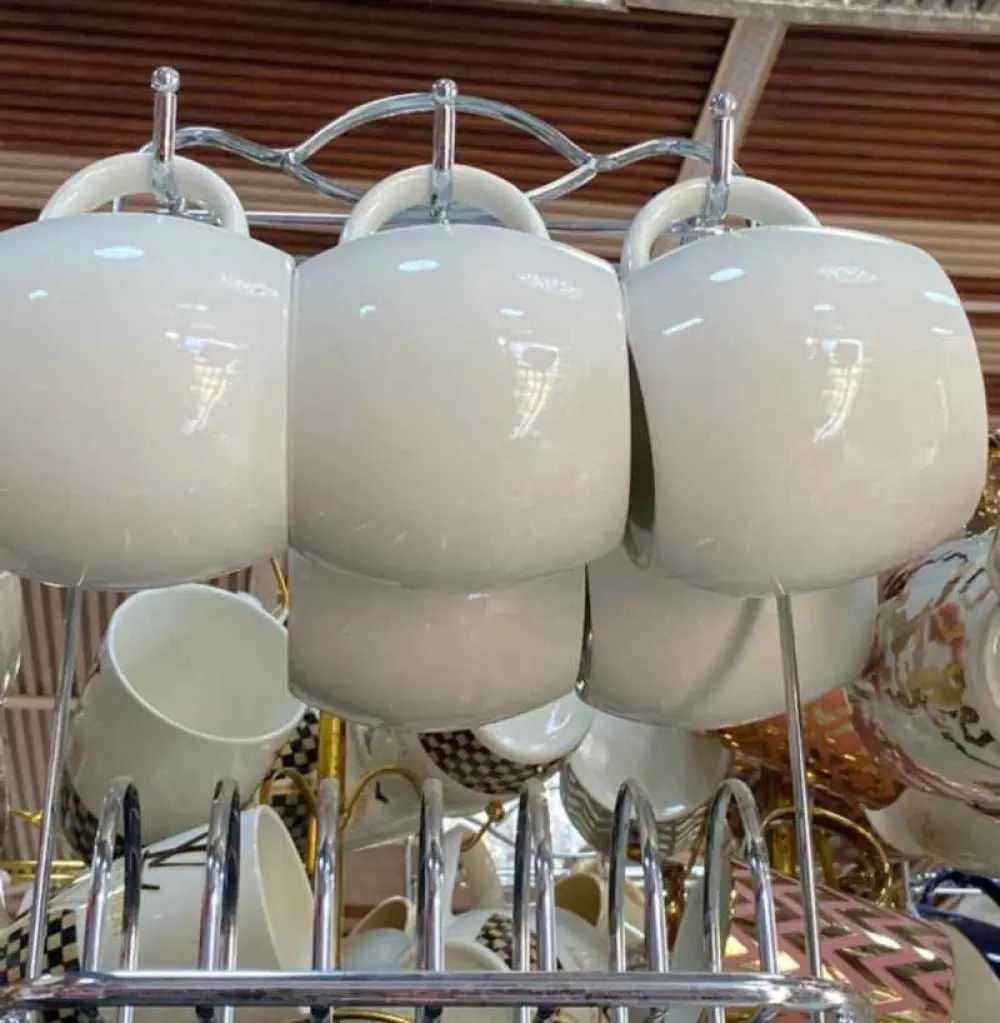 Ensemble de 6 Tasses en Céramique Blanche +support. 6PCS