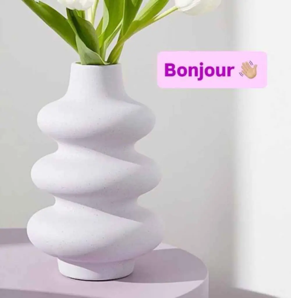 vase décoratif en céramique de type "donut" ou "rond avec un trou".  Vase sans fleur
