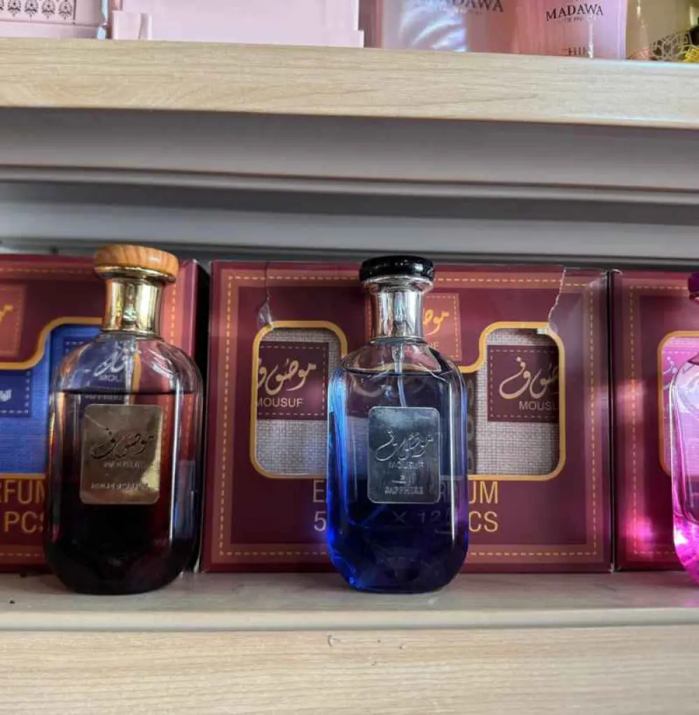 Eau de Parfum Mousuf d'Ard Al Zaafaran, un parfum oriental unisexe. 100 ml