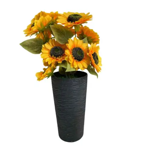 Vase décoratif Avec Bouquet de tournesols artificiels dans un pot décoratif.