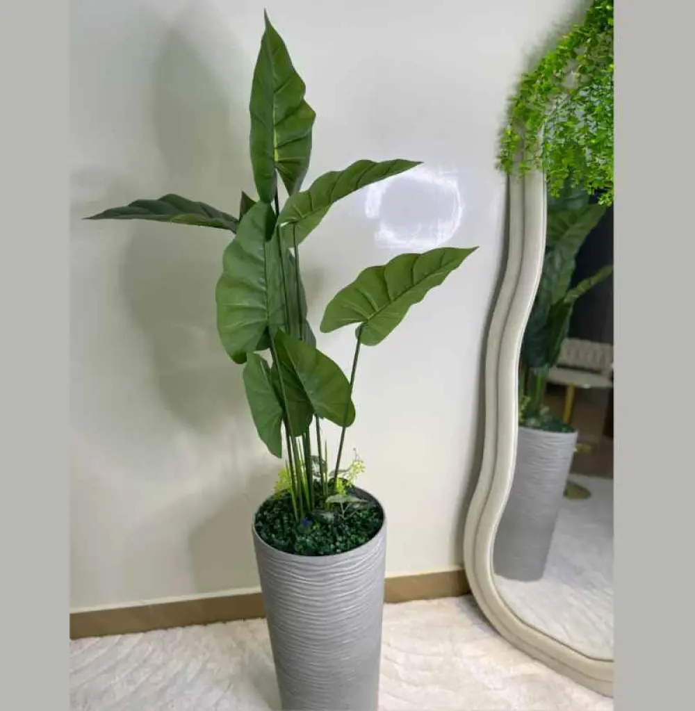 Vase decoratif a  base de Philodendron.
