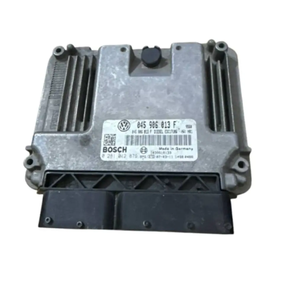 CALCULATEUR MOTEUR VOLKSWAGEN POLO 1.4 TDI 0281012879 045906013F 045 906 013 F / 0 281 012 879 EDC17U05 BOSCH