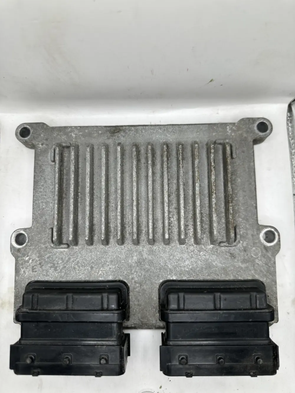 KIA CADENZA 2014-2016 39110-3CGN9 391103CGN9 11902312 BYTF DELPHI Calculateur moteur 