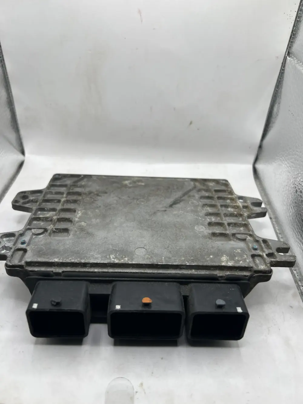 Calculateur moteur NEC000-889 | MODULE DE COMMANDE MOTEUR NISSAN OEM ECU ECM PCM
