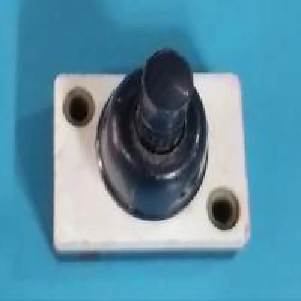 Contact, Interrupteur à bouton-poussoir