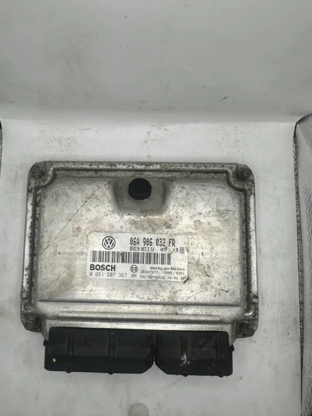 Calculateur moteur Volkswagen Jetta Wagon 2.0L ECU ECM 0 261 207 367 06A 906 032 FR