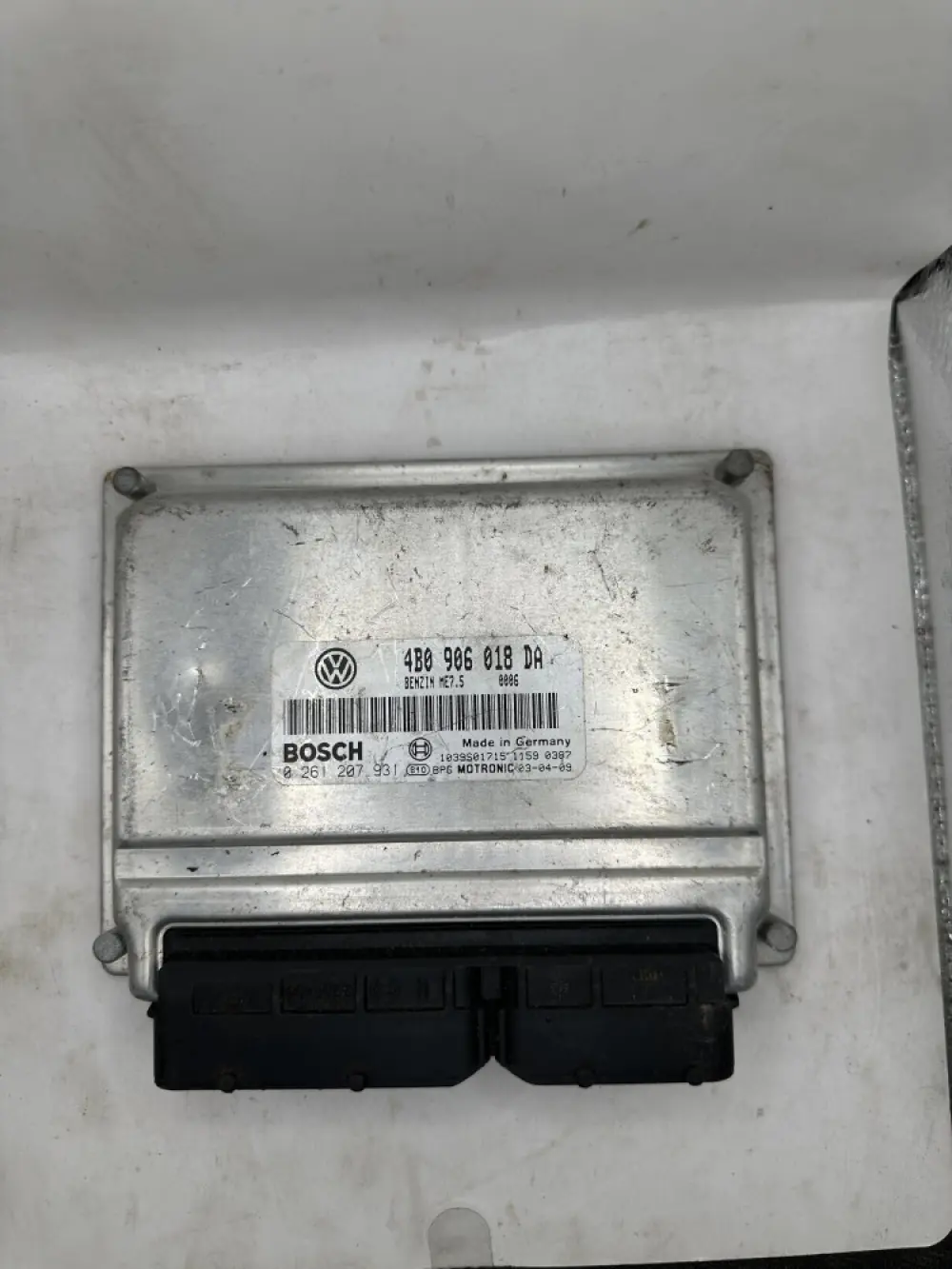 Calculateur moteur Volkswagen Passat 1.8T 2000-2005 ECU ECM 0 261 207 931 4B0906018DA
