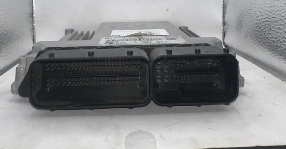 BMW X3 3.0D 0 281 013 052 0281013052 DDE7801217 Calculateur moteur 
