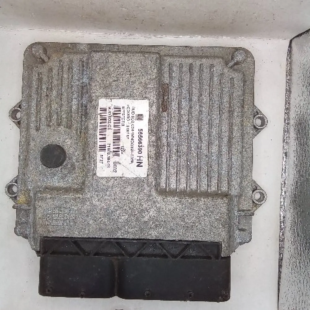 CALCULATEUR MOTEUR ECU OPEL COMBO 1.3 CDTI 55566390 (25C)