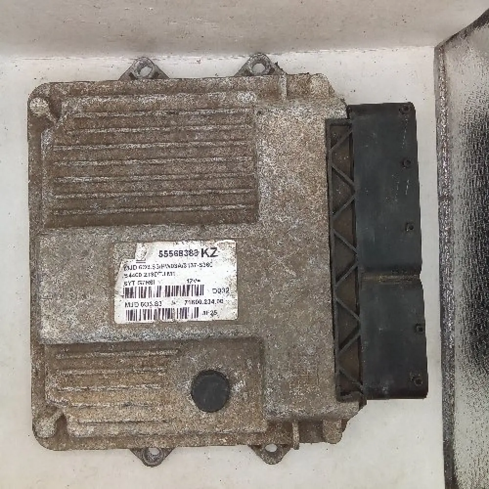 Calculateur moteur (ECU) pour Vauxhall Corsa MK3 D 2008, référence 55568383 KZ