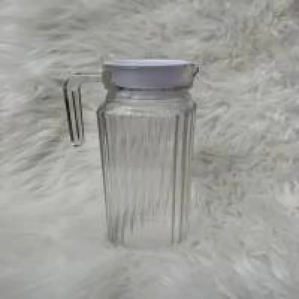 Carafe en verre transparent